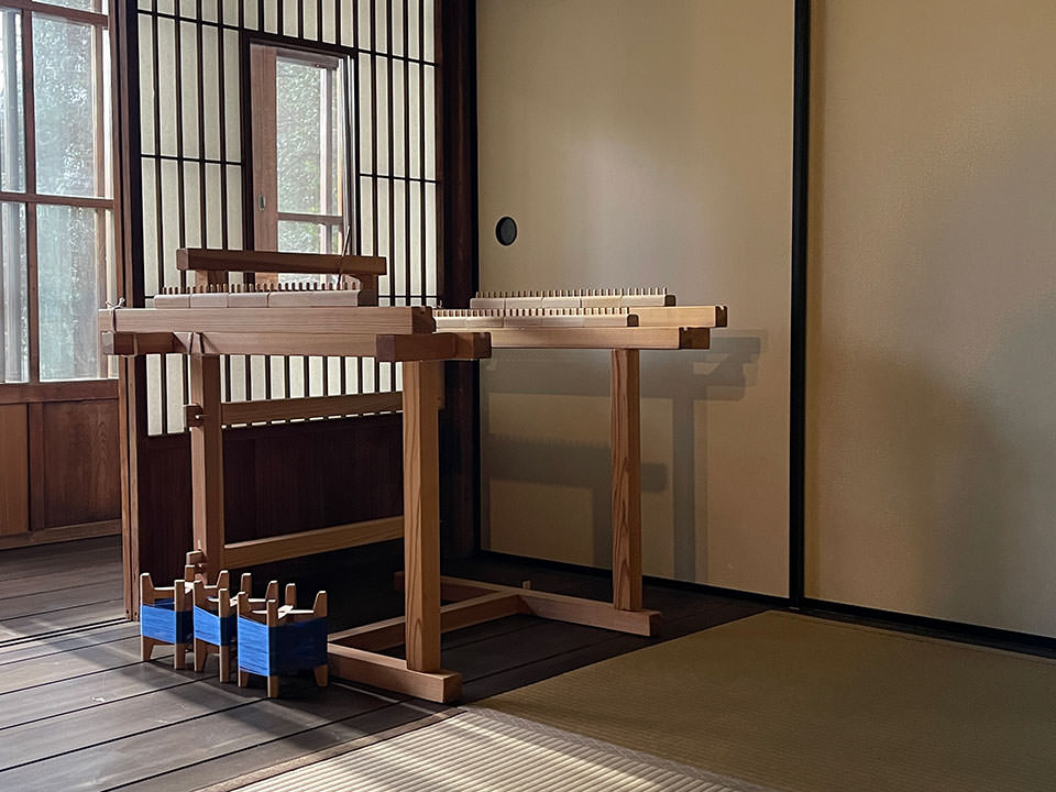 組紐の高台